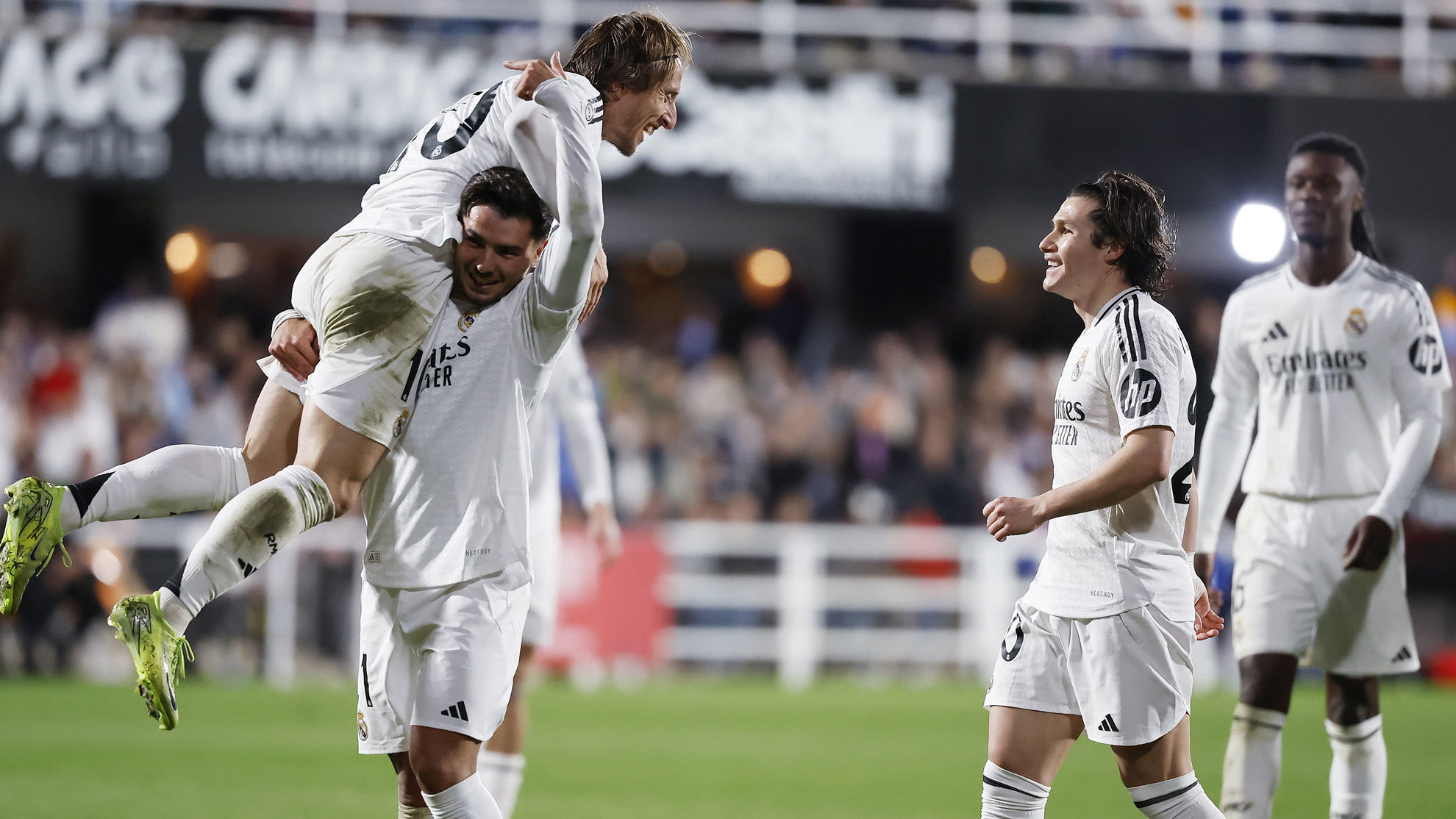 许多学校和 许多学校和